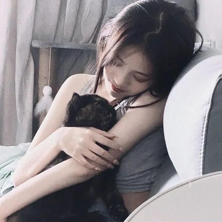 红颜吐珠待君王